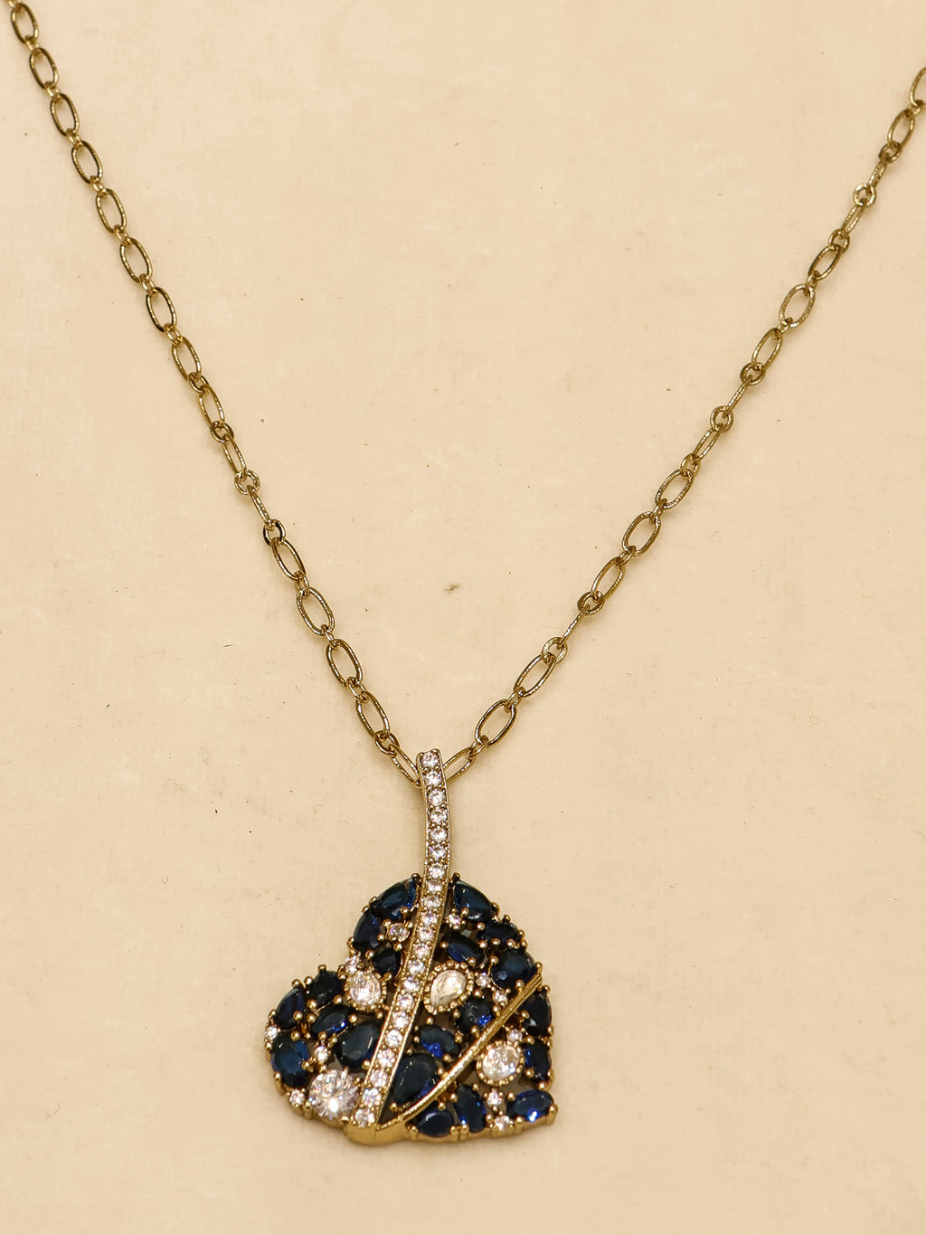 Aanura Green Leaf Pendant Necklace & Earrings