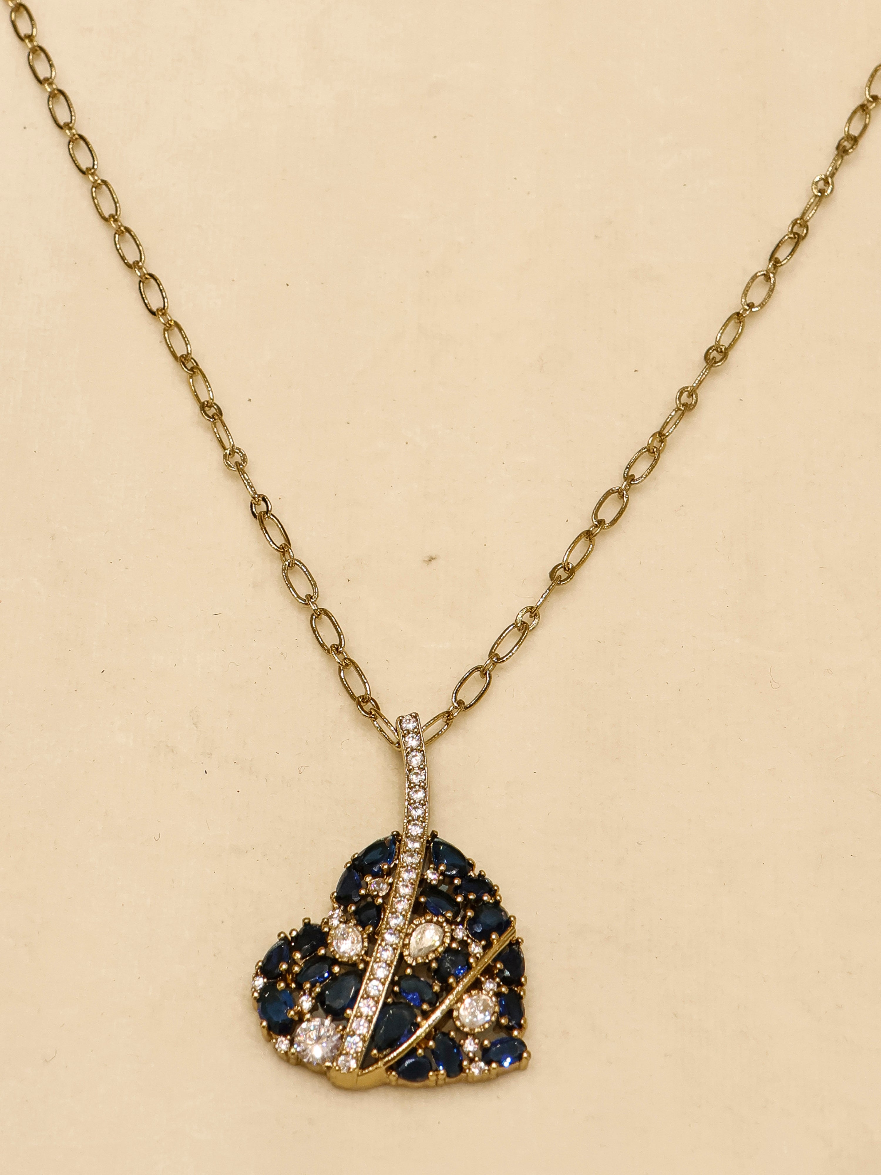Aanura Green Leaf Pendant Necklace & Earrings