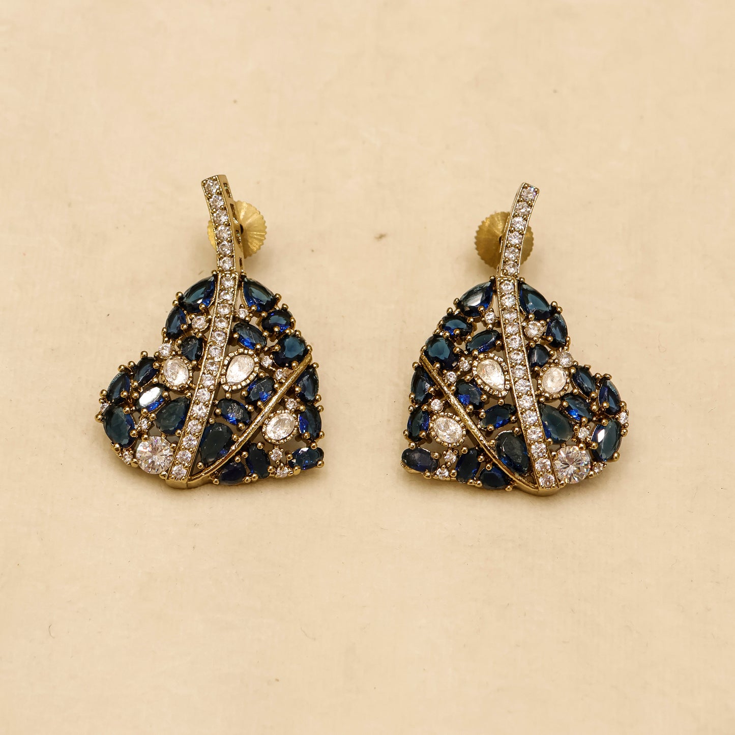 Aanura Green Leaf Pendant Necklace & Earrings