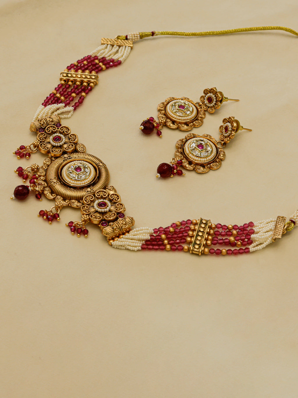 Aanura Antique Circular Kundan Choker Necklace Set