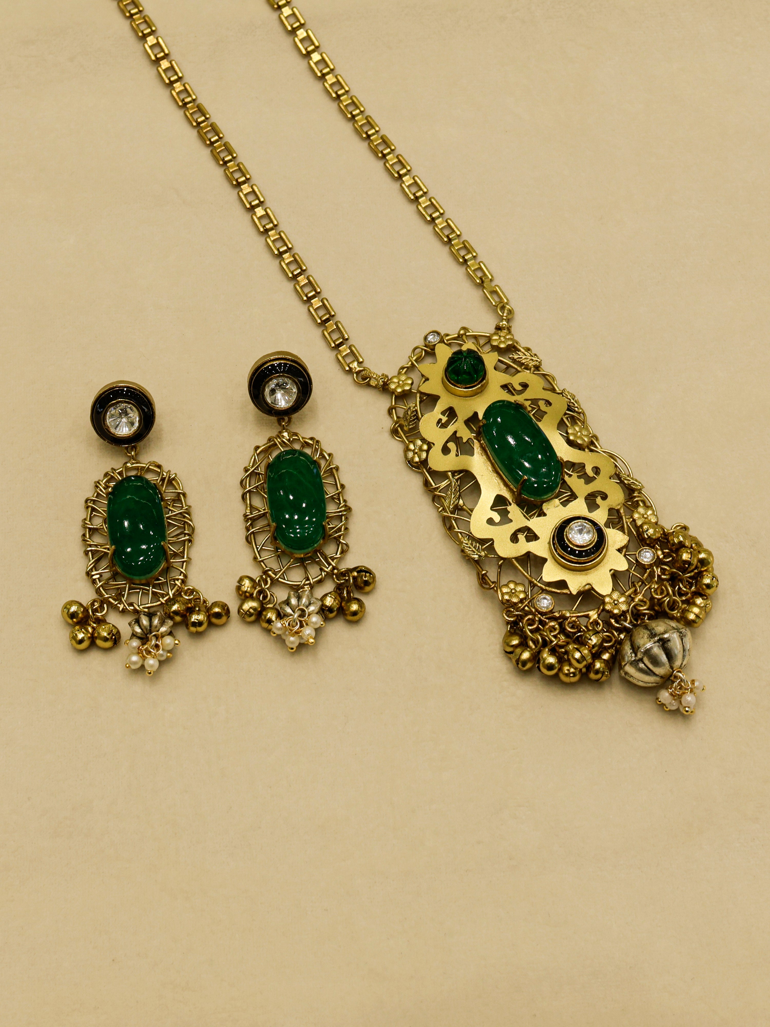 Aanura Pink Stone Antique Pendant Necklace Set