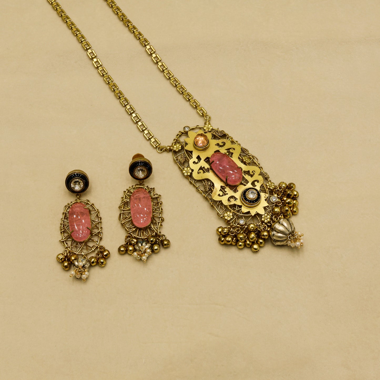 Aanura Pink Stone Antique Pendant Necklace Set