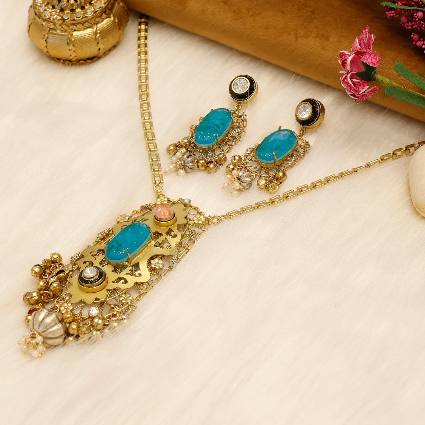 Aanura Pink Stone Antique Pendant Necklace Set