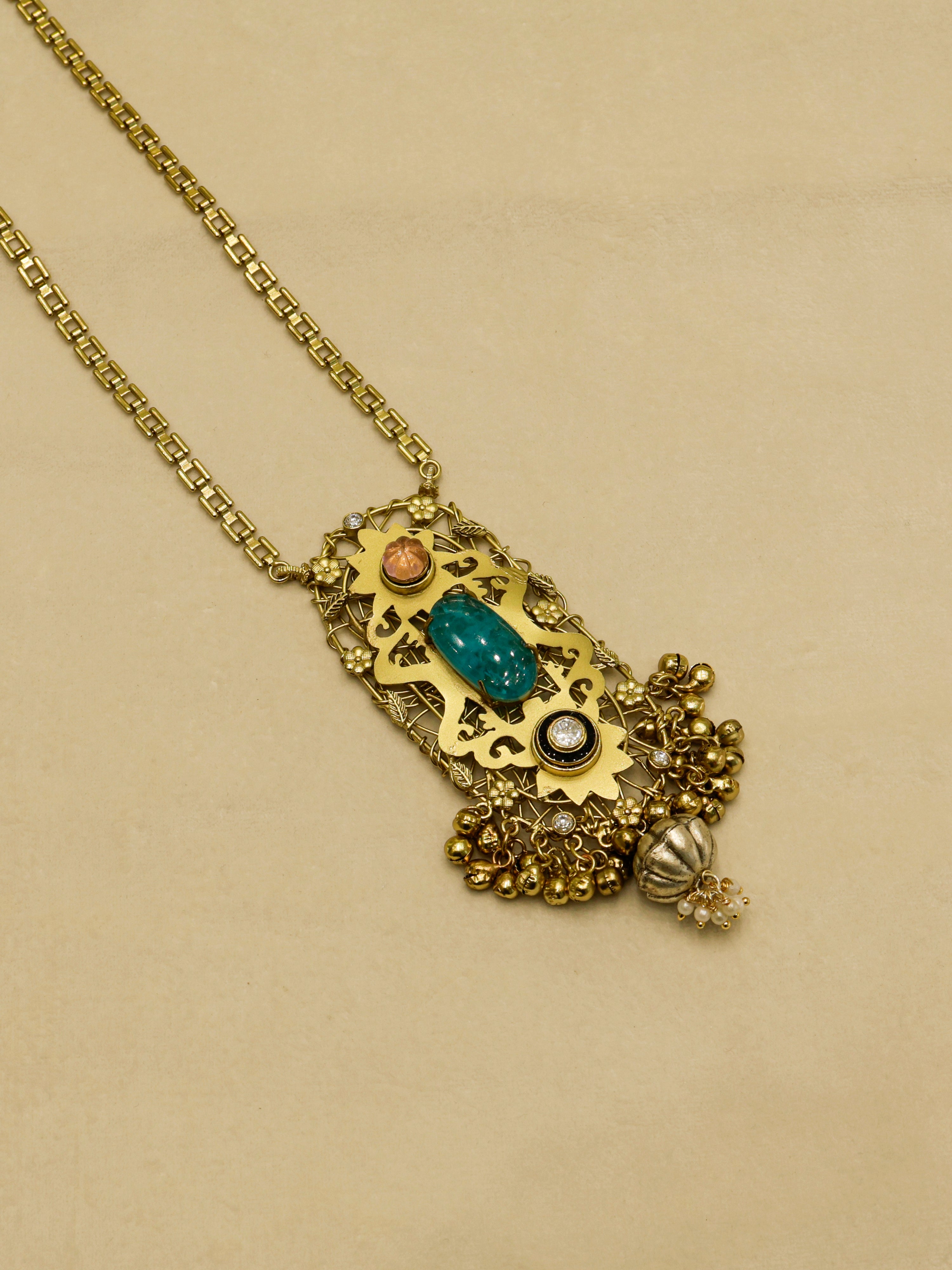 Aanura Pink Stone Antique Pendant Necklace Set