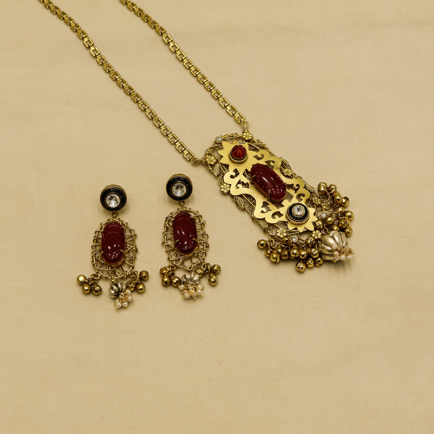 Aanura Pink Stone Antique Pendant Necklace Set