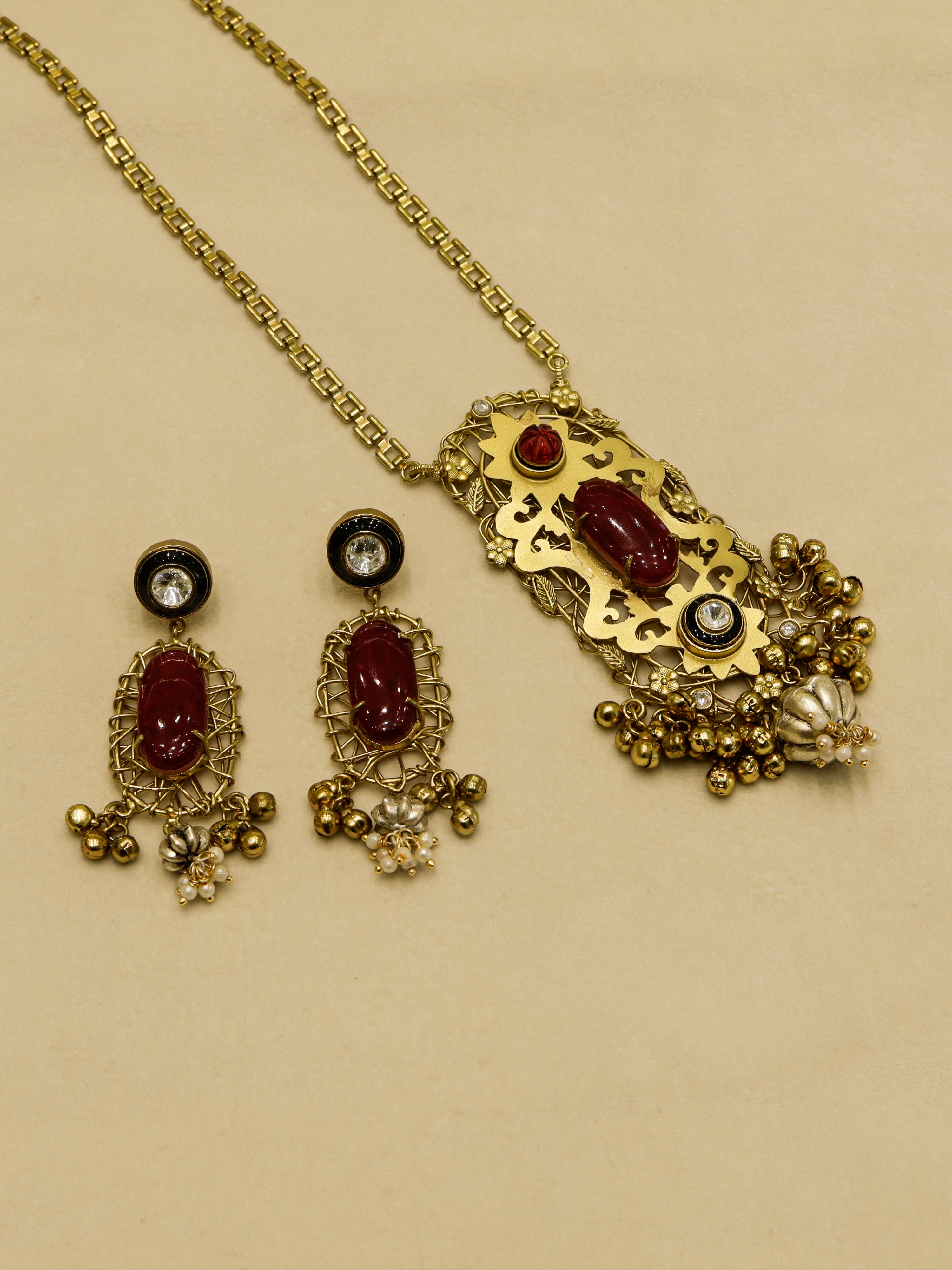 Aanura Pink Stone Antique Pendant Necklace Set