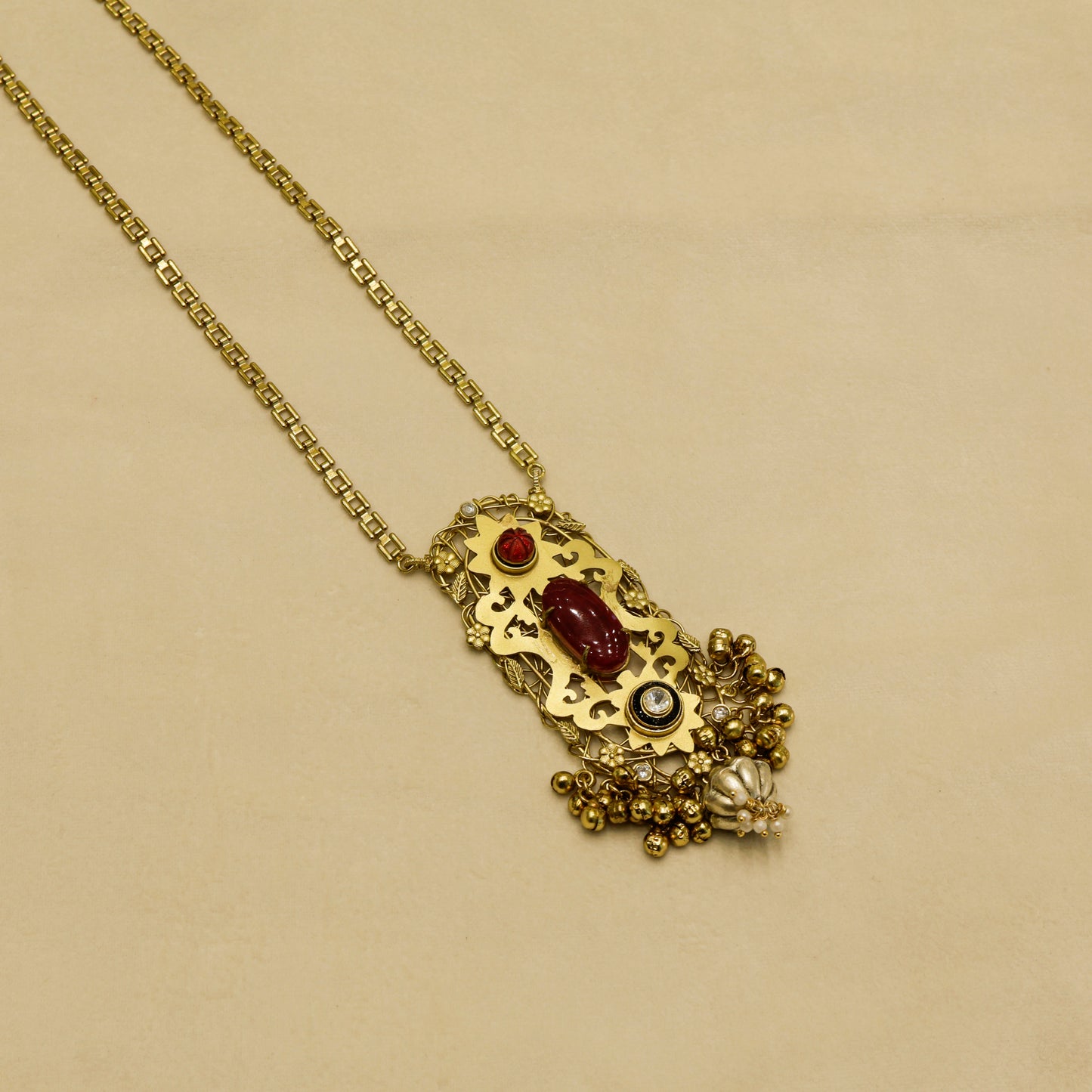 Aanura Pink Stone Antique Pendant Necklace Set