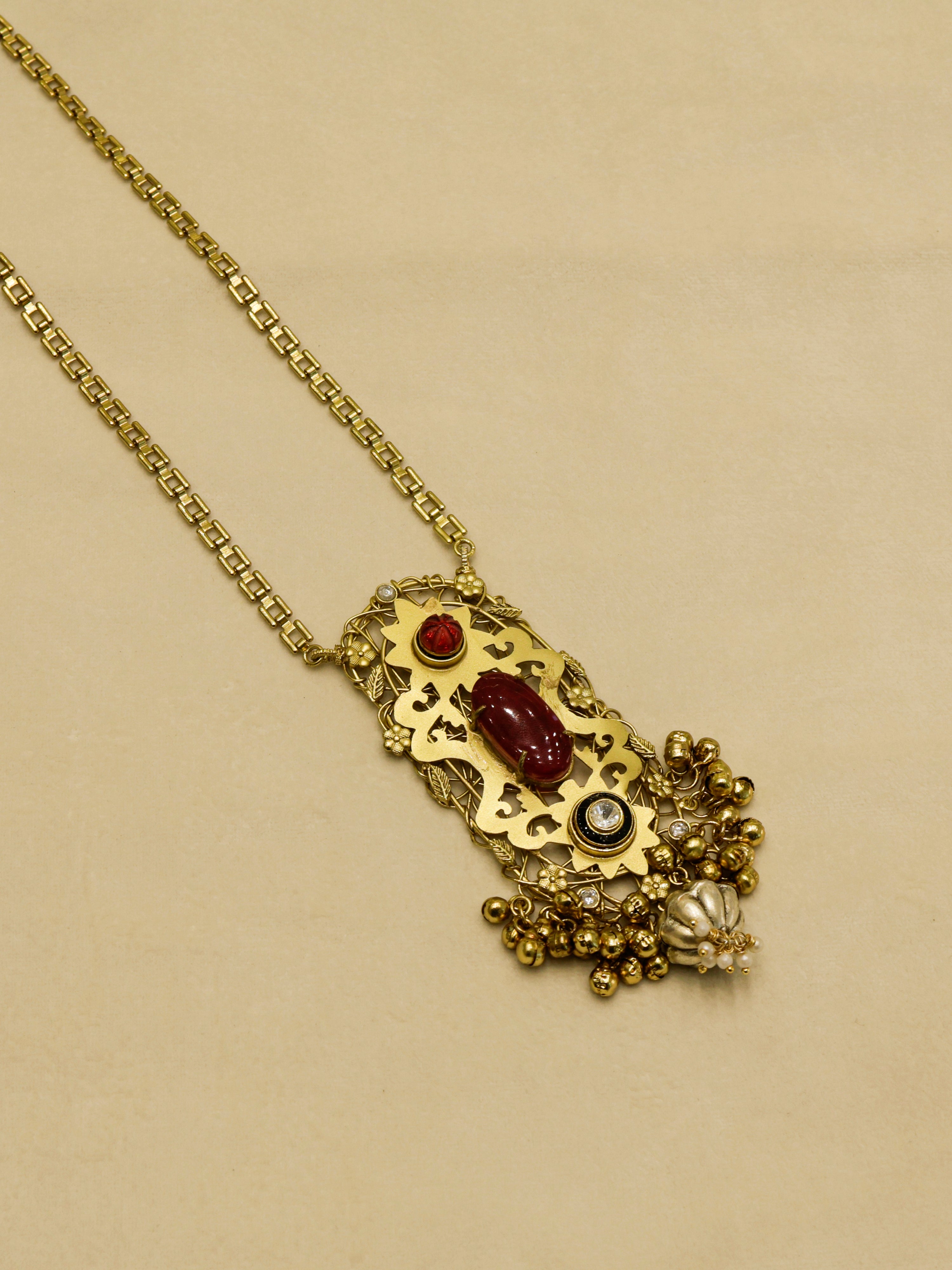 Aanura Pink Stone Antique Pendant Necklace Set