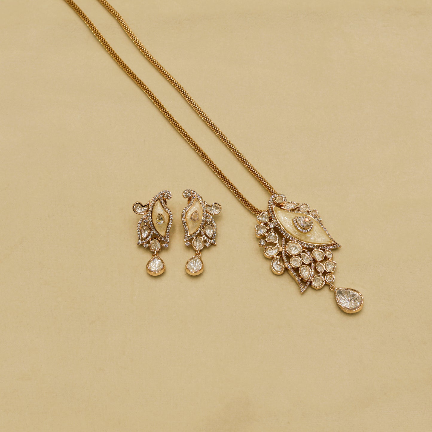 Aanura White Leaf Pendant Necklace & Earrings