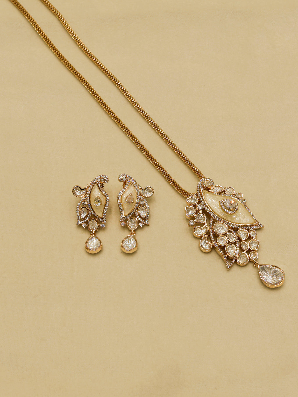 Aanura White Leaf Pendant Necklace & Earrings