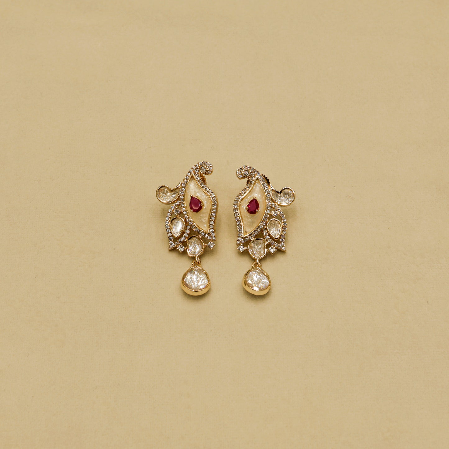 Aanura White Leaf Pendant Necklace & Earrings