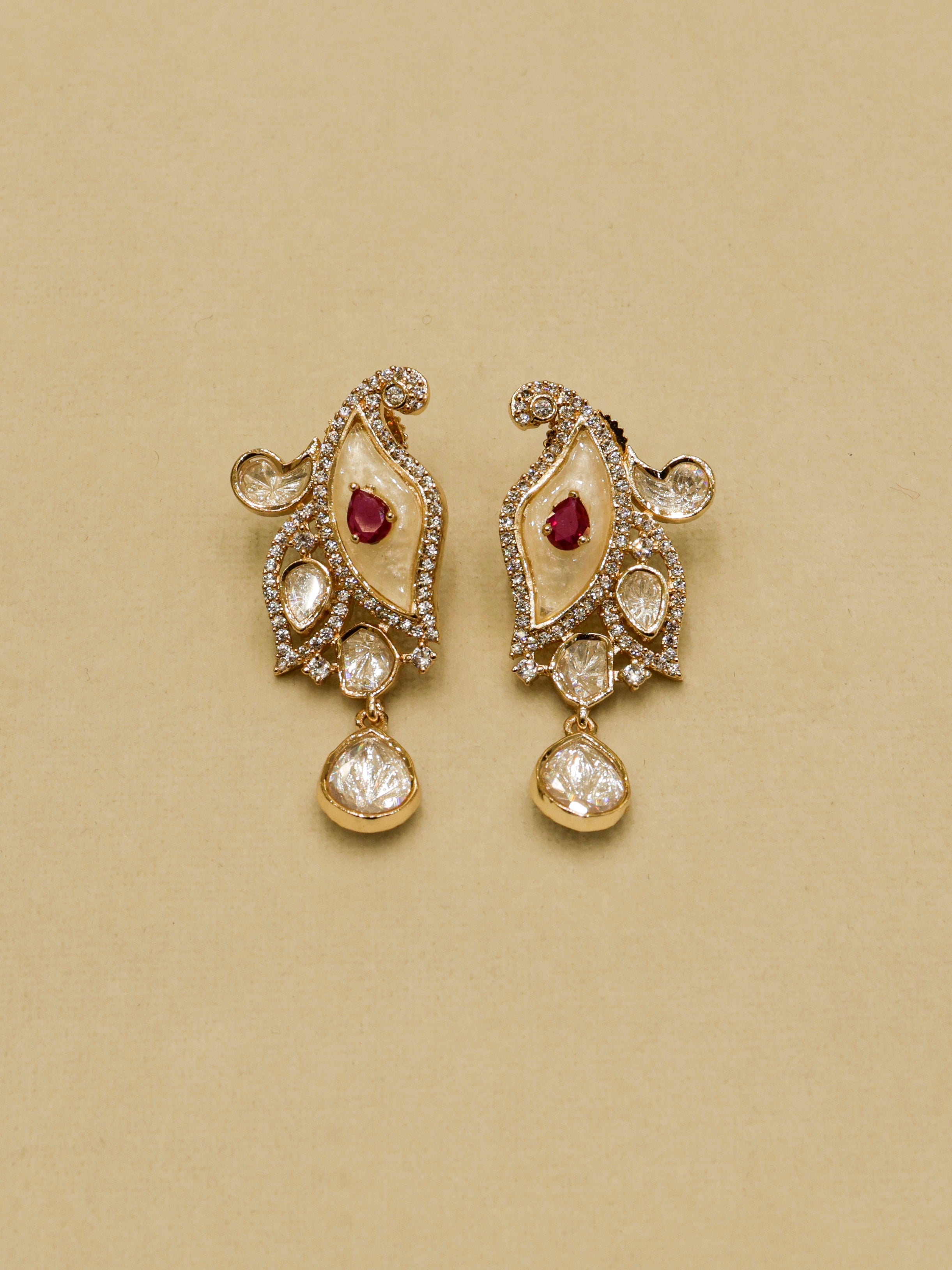 Aanura White Leaf Pendant Necklace & Earrings