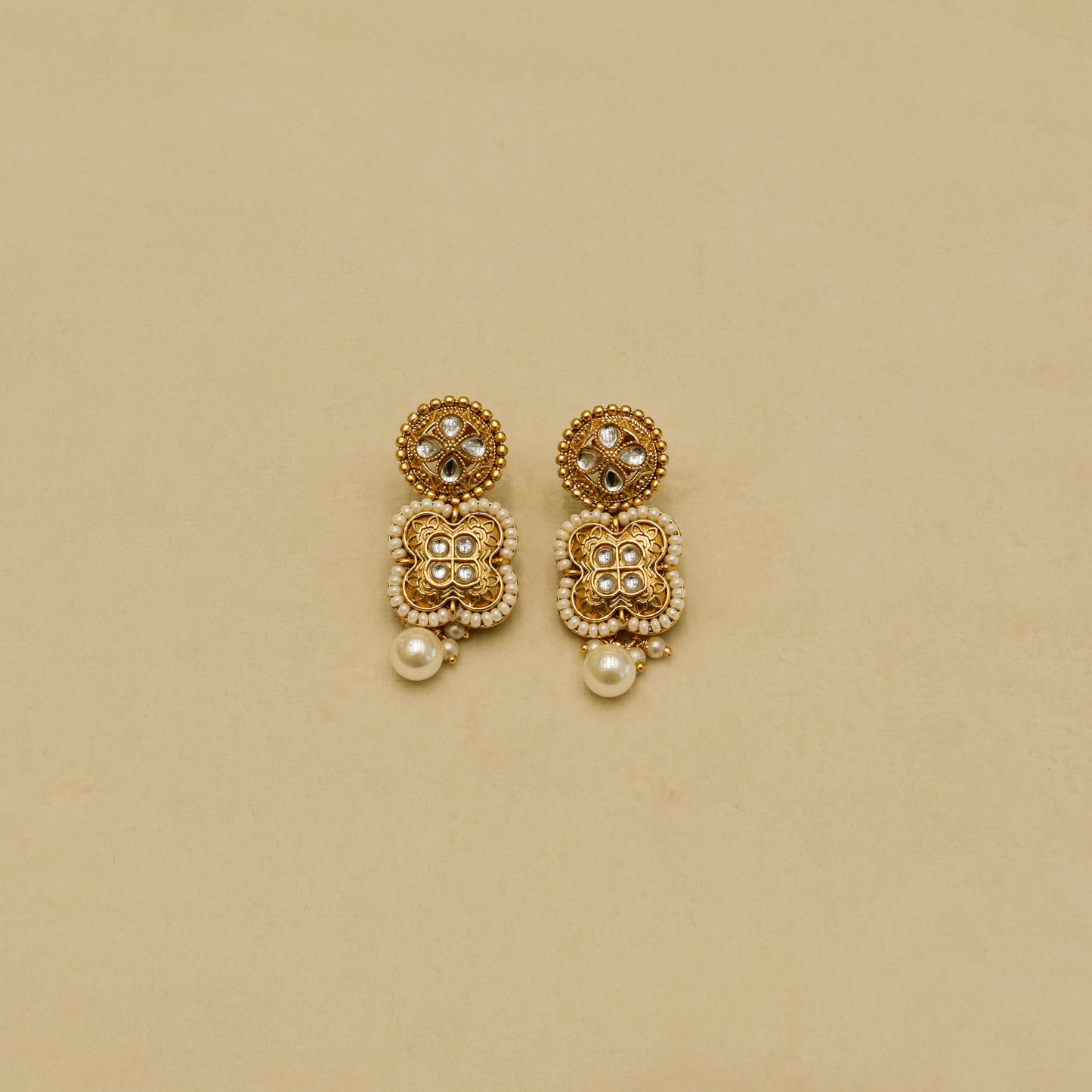 Aanura White Beaded Kundan Choker Necklace with Motifs