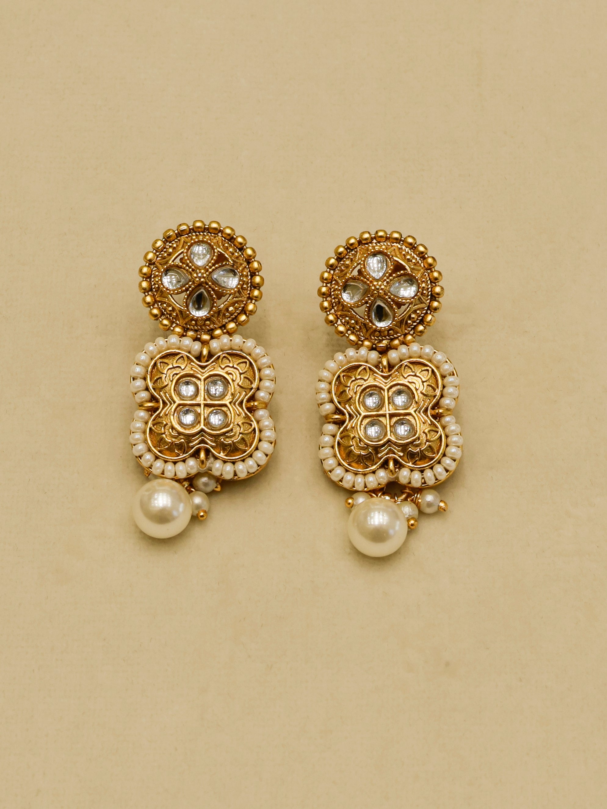 Aanura White Beaded Kundan Choker Necklace with Motifs