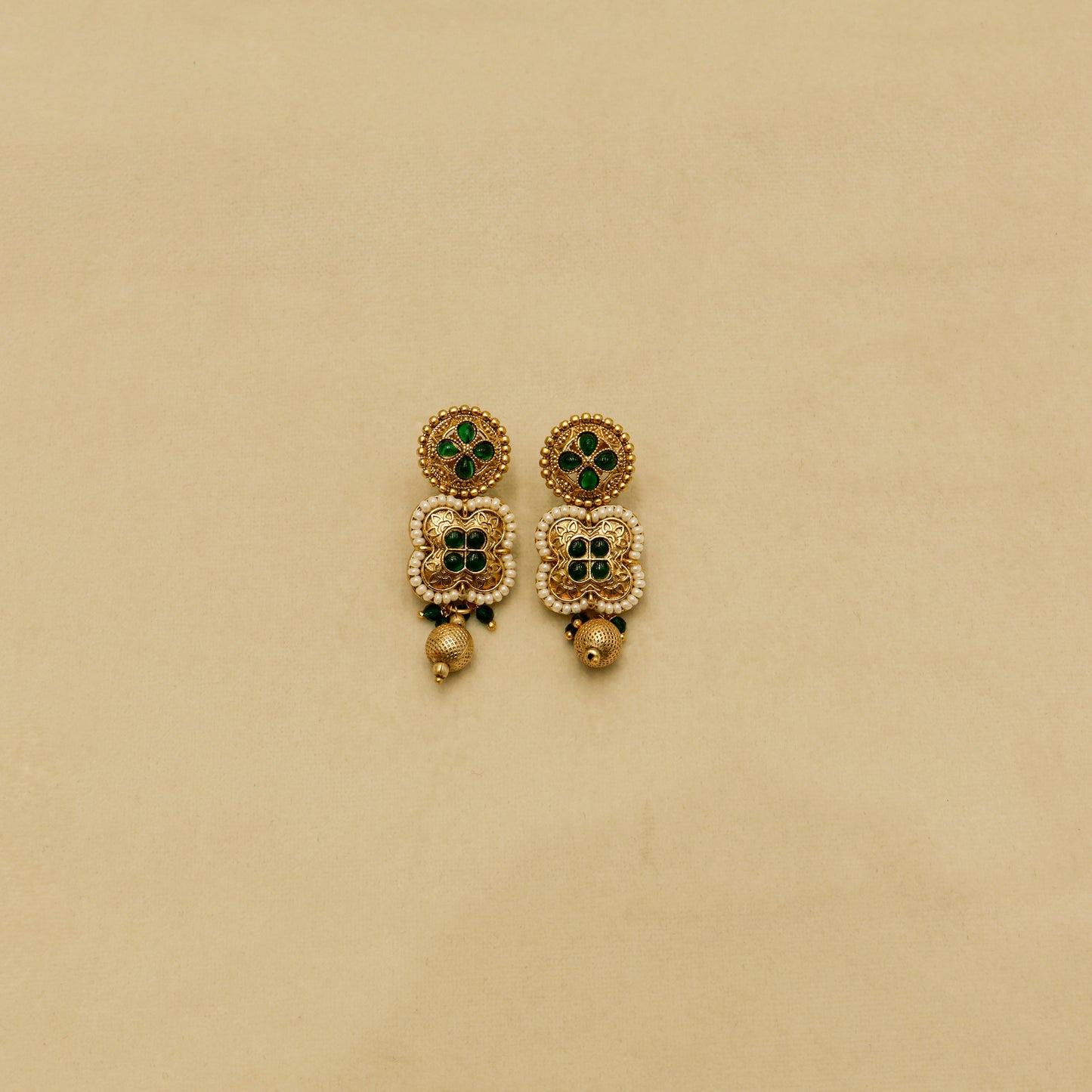 Aanura White Beaded Kundan Choker Necklace with Motifs