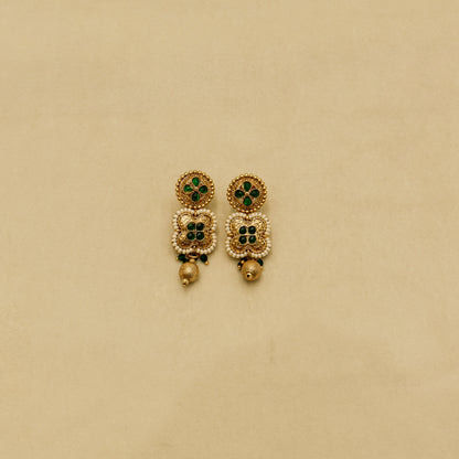 Aanura White Beaded Kundan Choker Necklace with Motifs