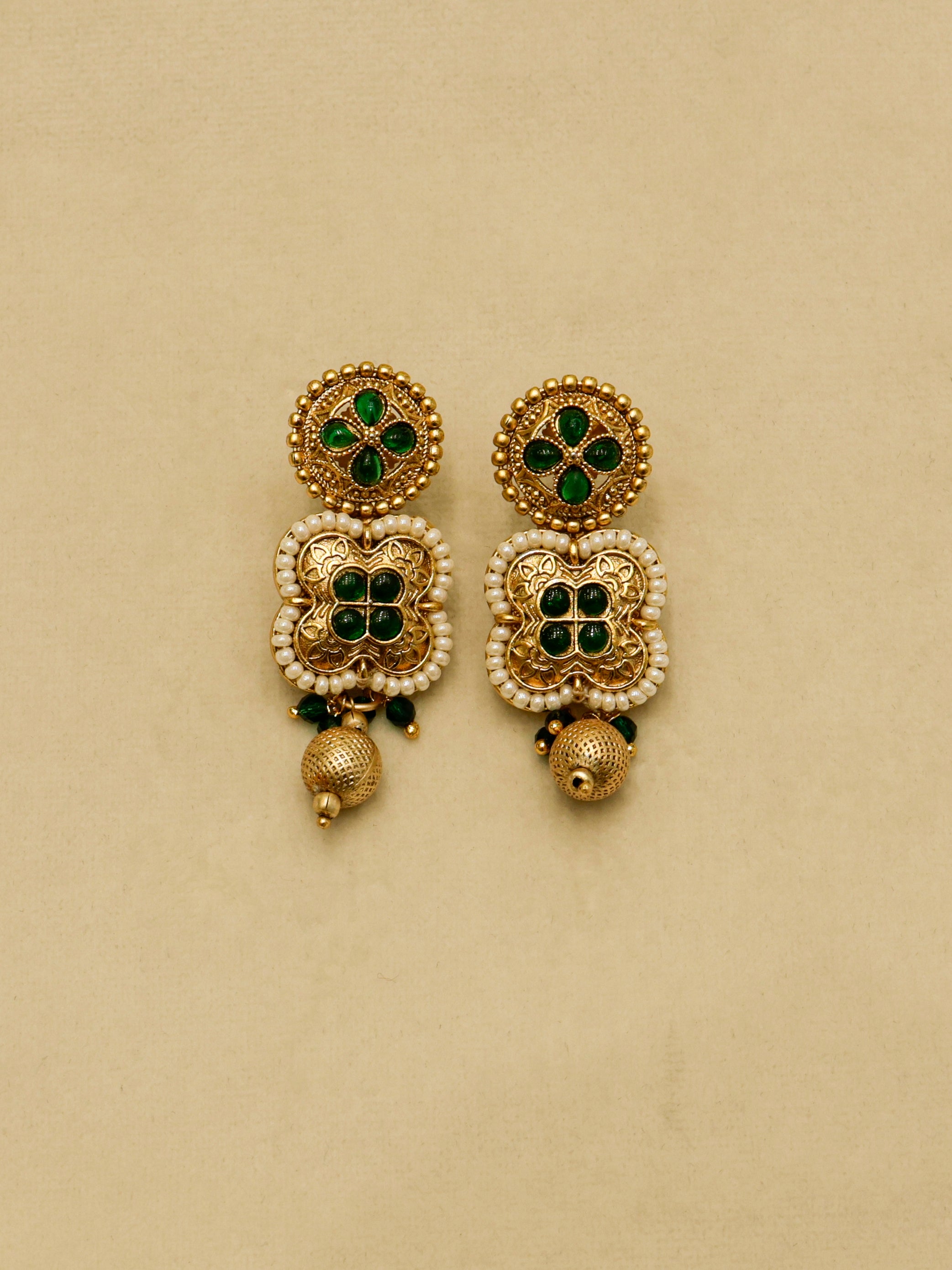 Aanura White Beaded Kundan Choker Necklace with Motifs