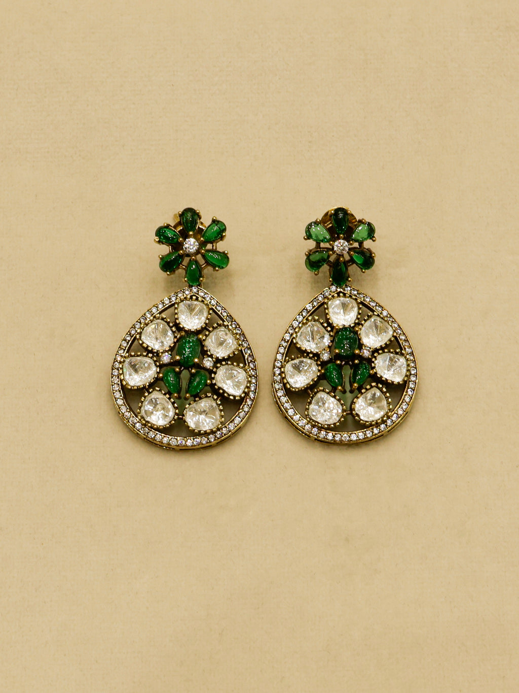 Aanura Emerald Green Kundan Choker Necklace Set