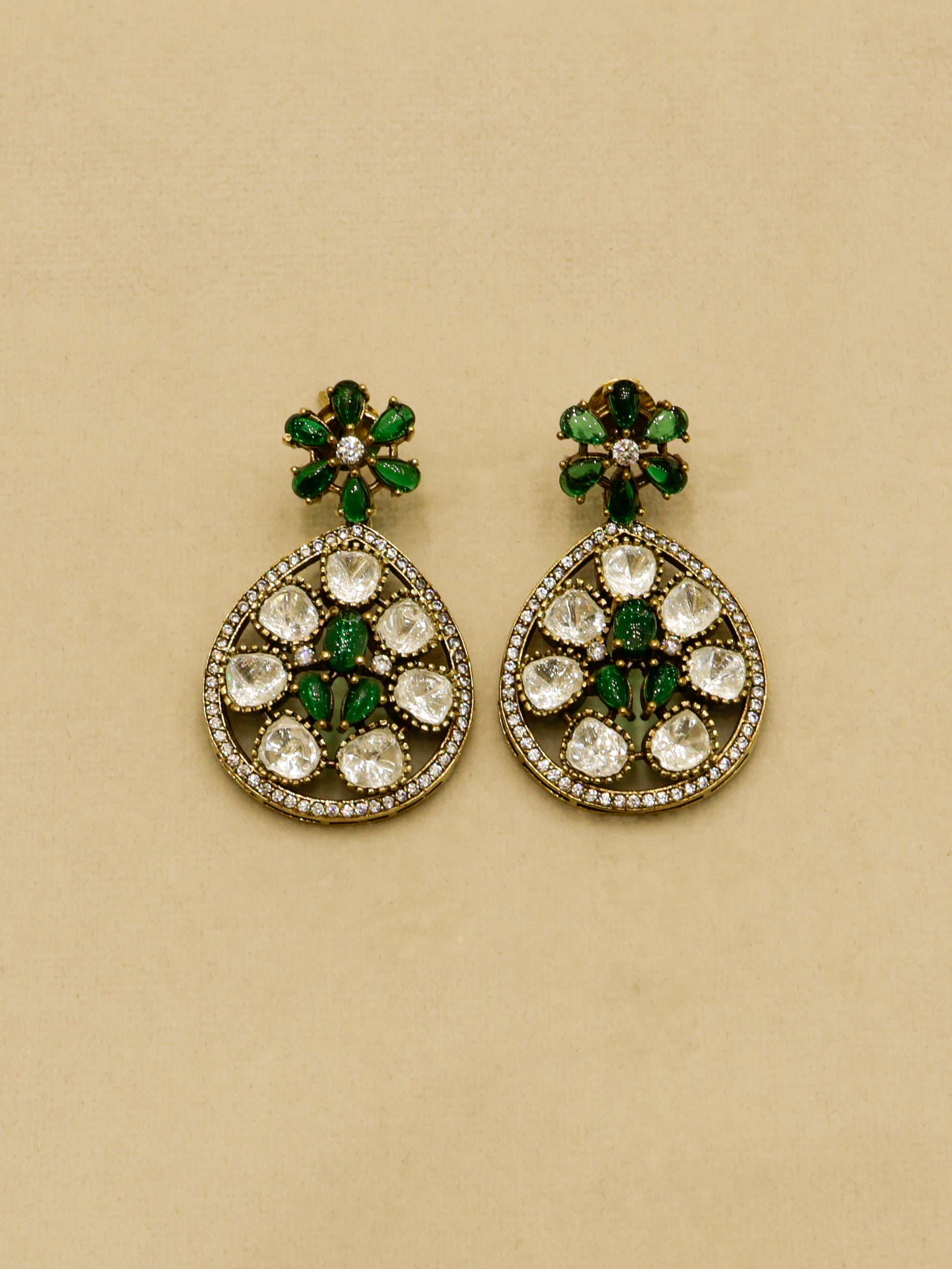Aanura Emerald Green Kundan Choker Necklace Set