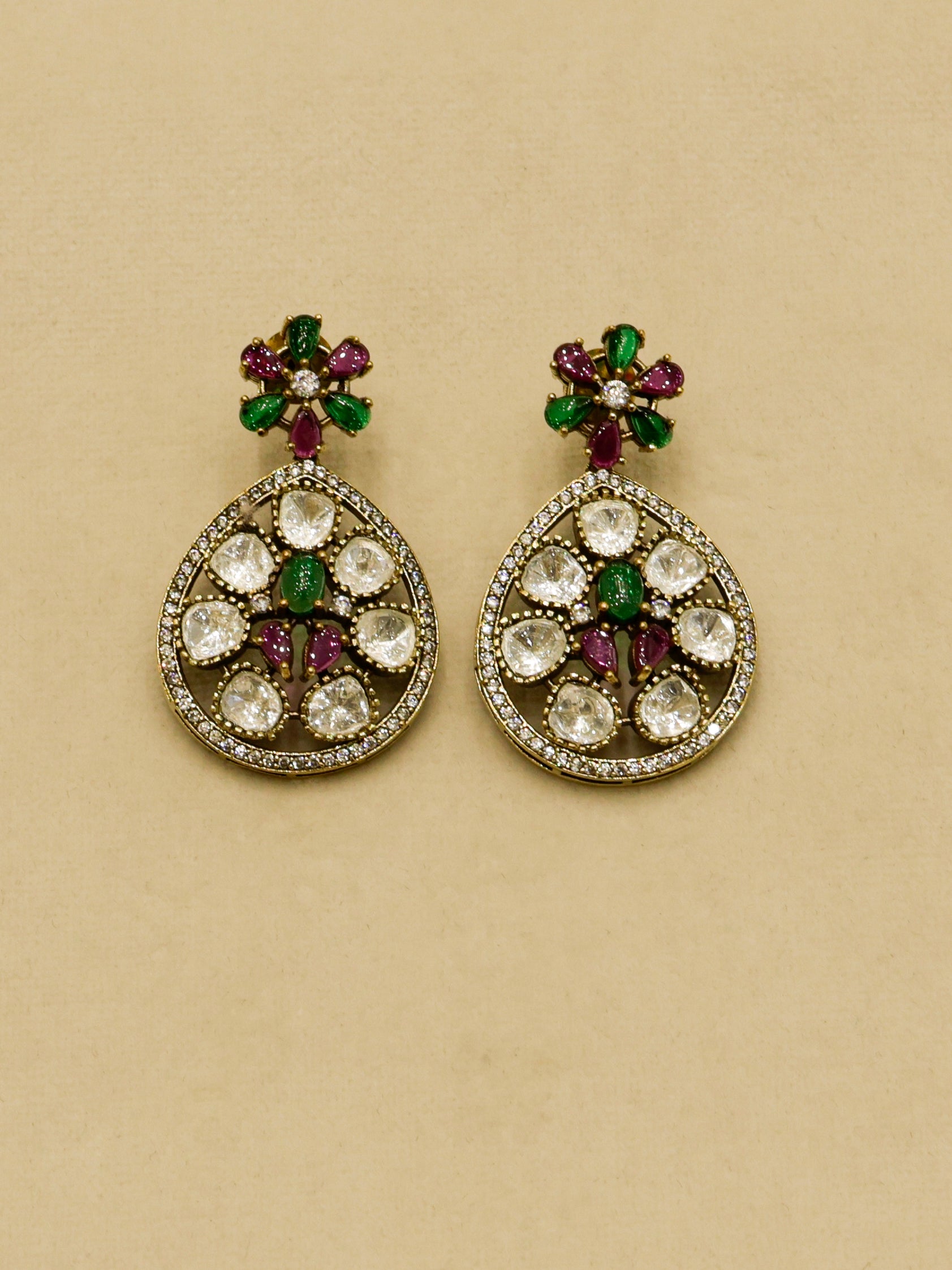 Aanura Emerald Green Kundan Choker Necklace Set