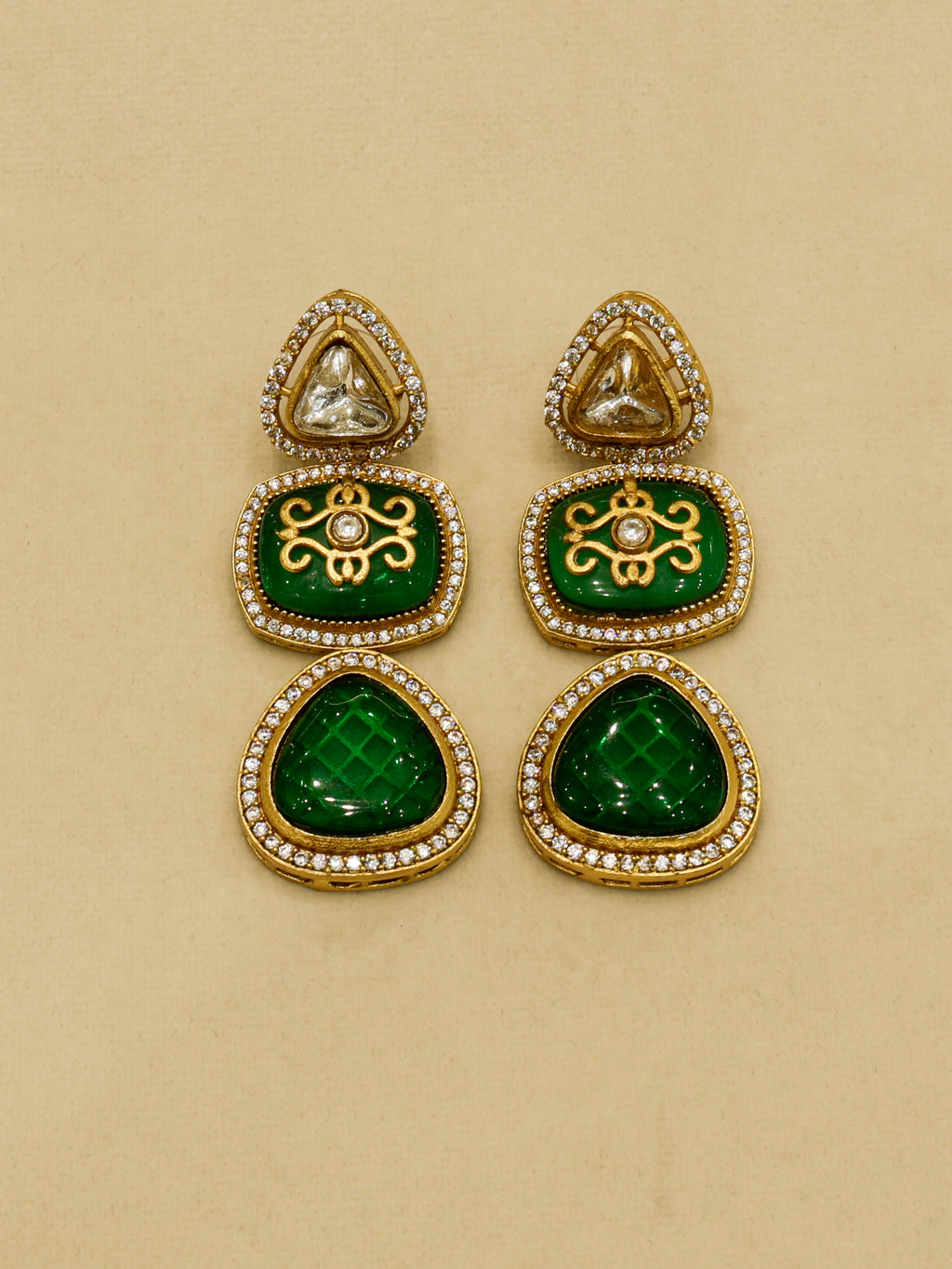 Aanura Kundan Choker Necklace with Teardrop Pendant