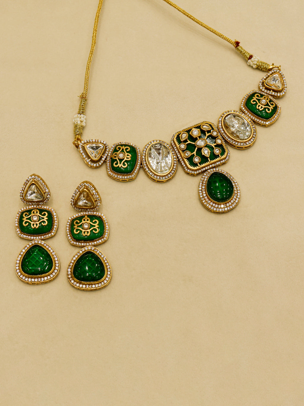 Aanura Kundan Choker Necklace with Teardrop Pendant