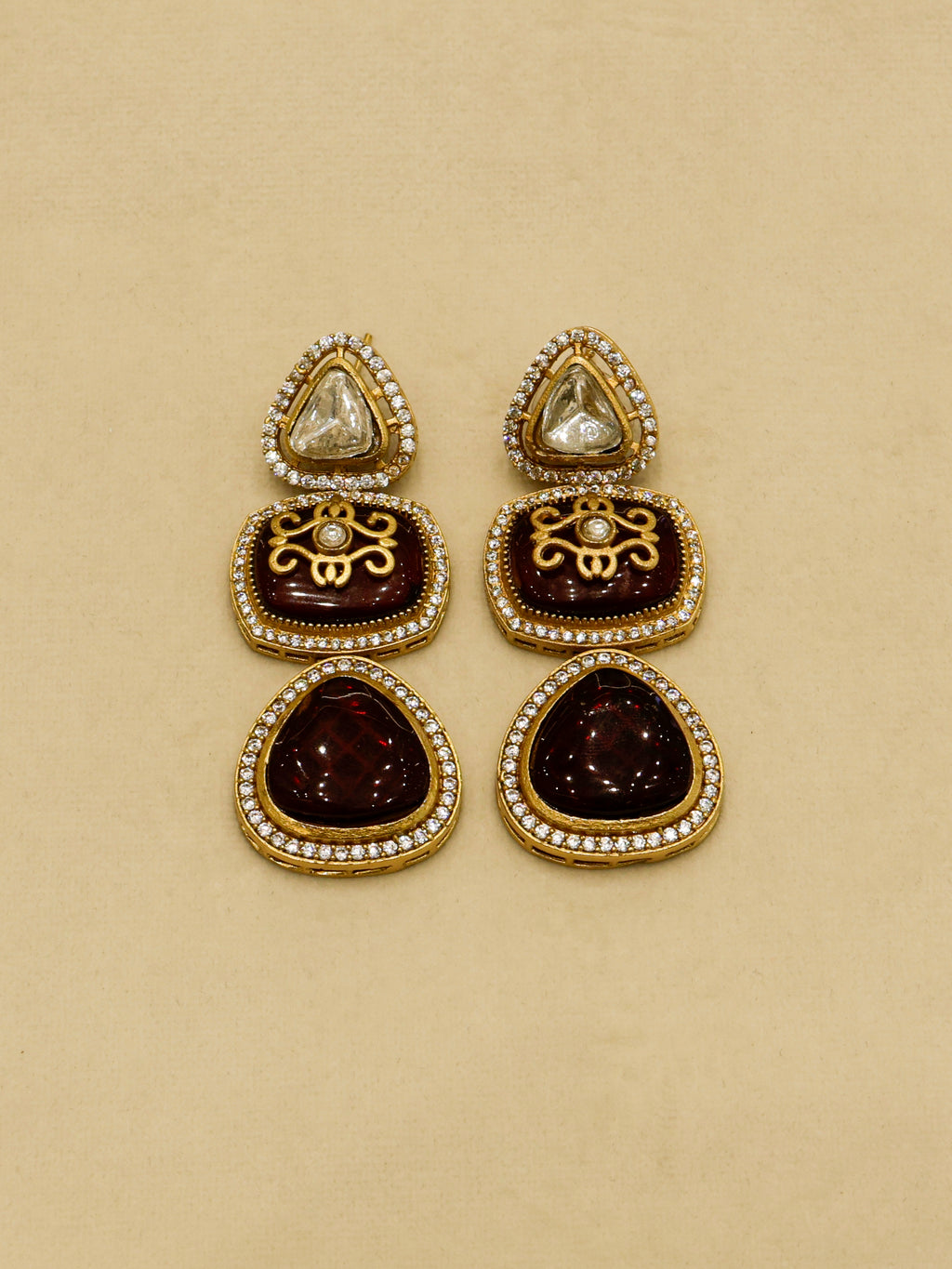 Aanura Kundan Choker Necklace with Teardrop Pendant
