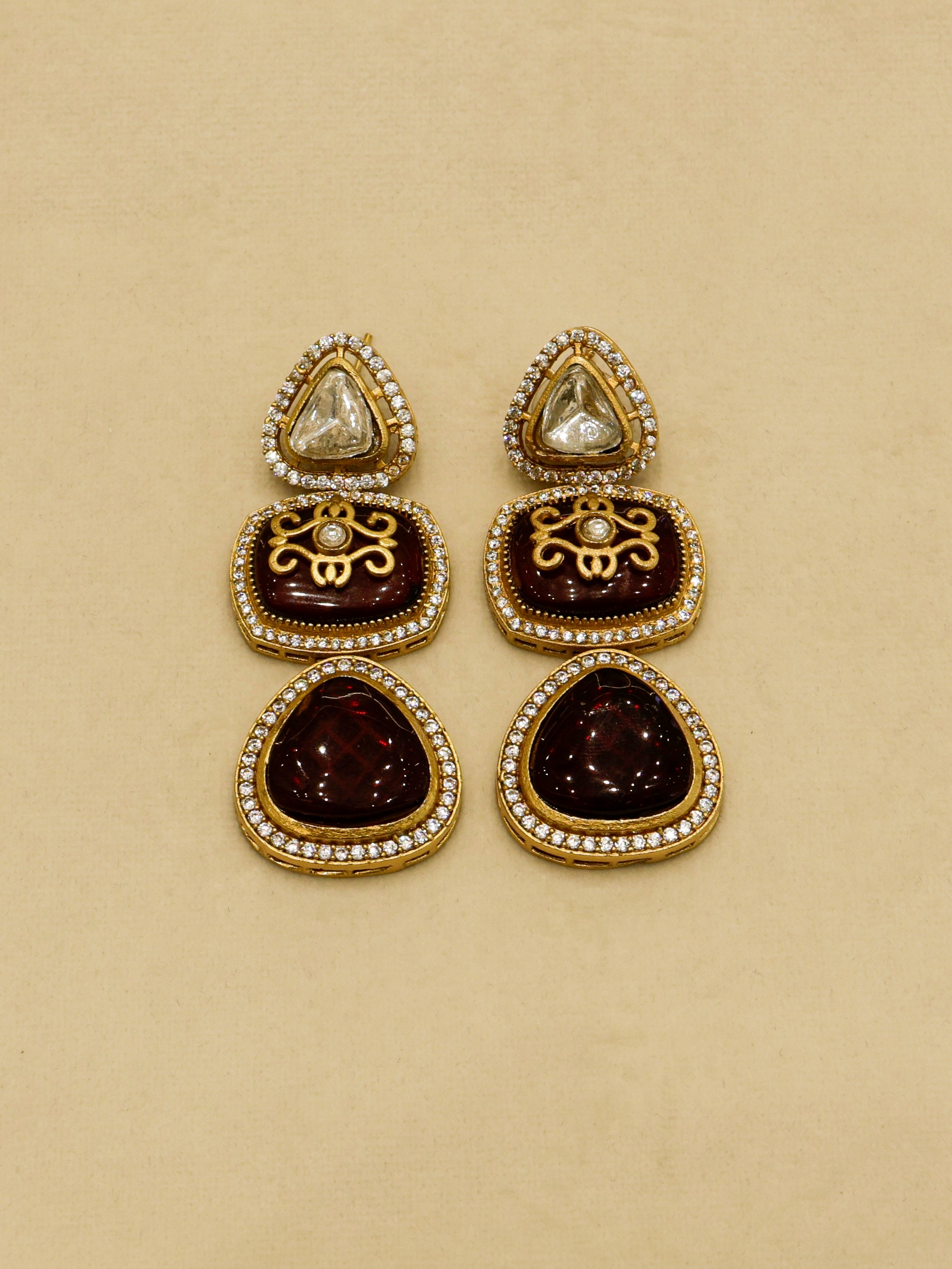 Aanura Kundan Choker Necklace with Teardrop Pendant