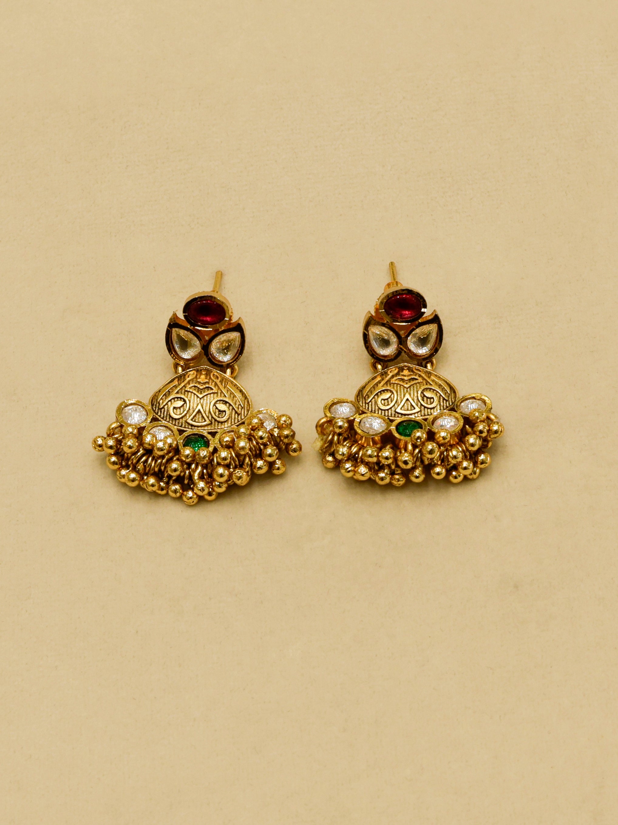 Aanura Antique Gold Kundan Choker Necklace Set