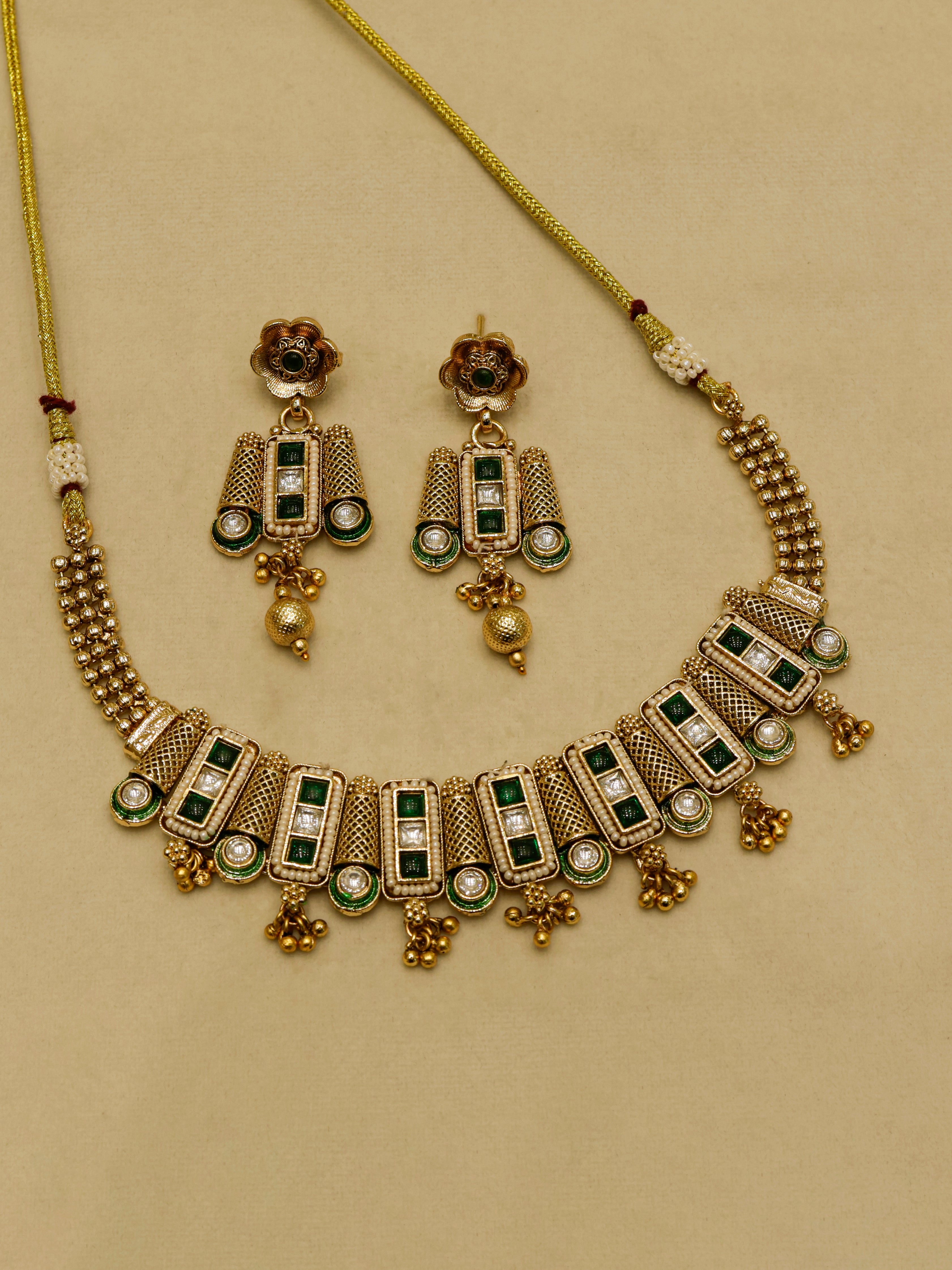 Aanura Antique Green Kundan Choker Necklace Set