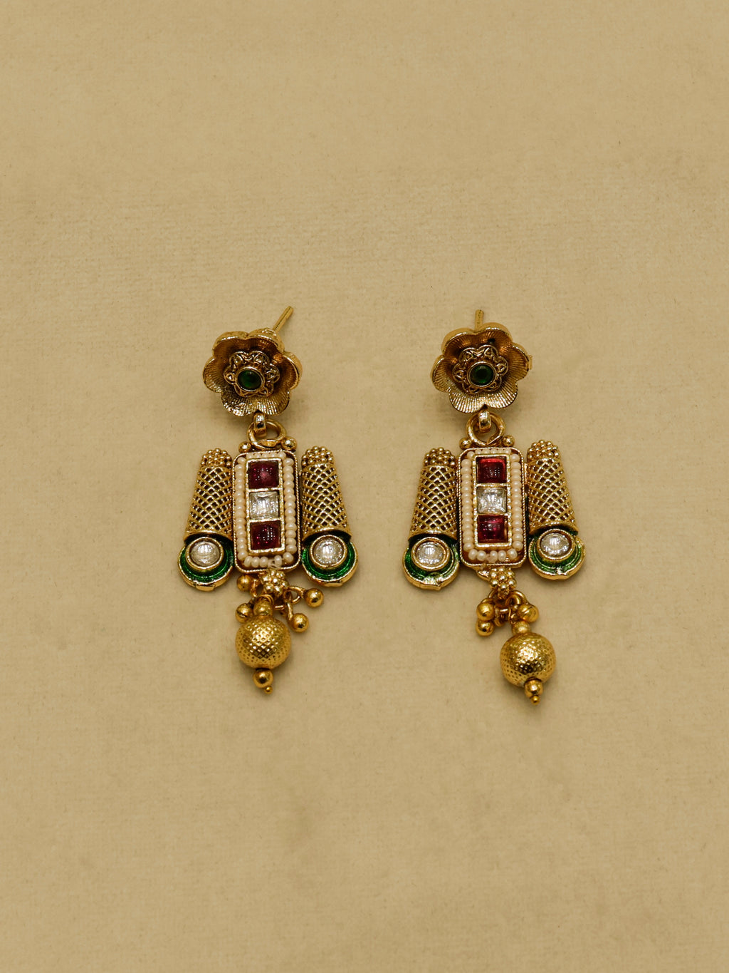 Aanura Antique Green Kundan Choker Necklace Set