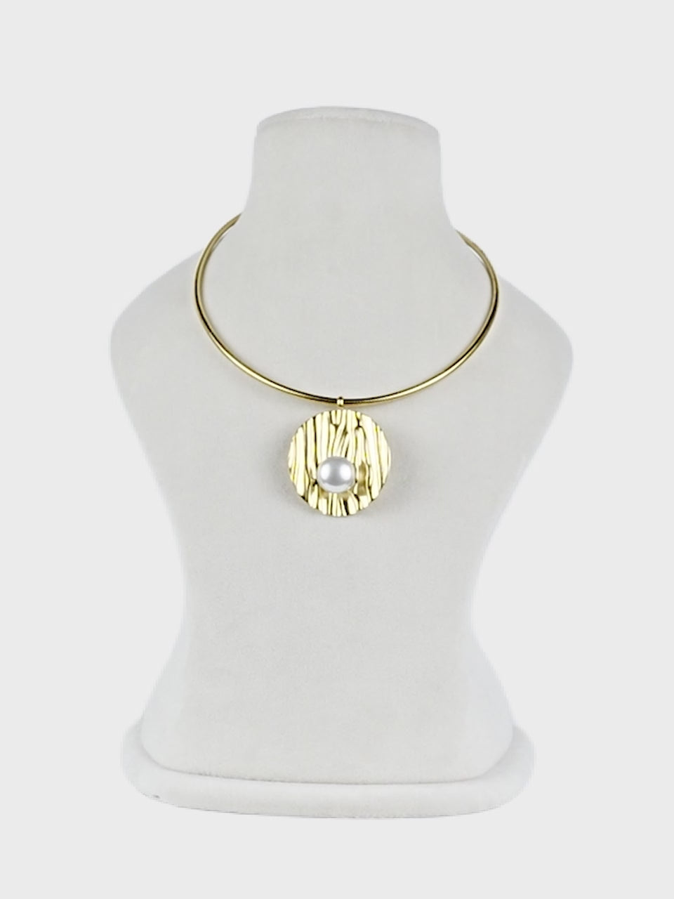 Aurelia Gold Choker with Pearl & Pendant