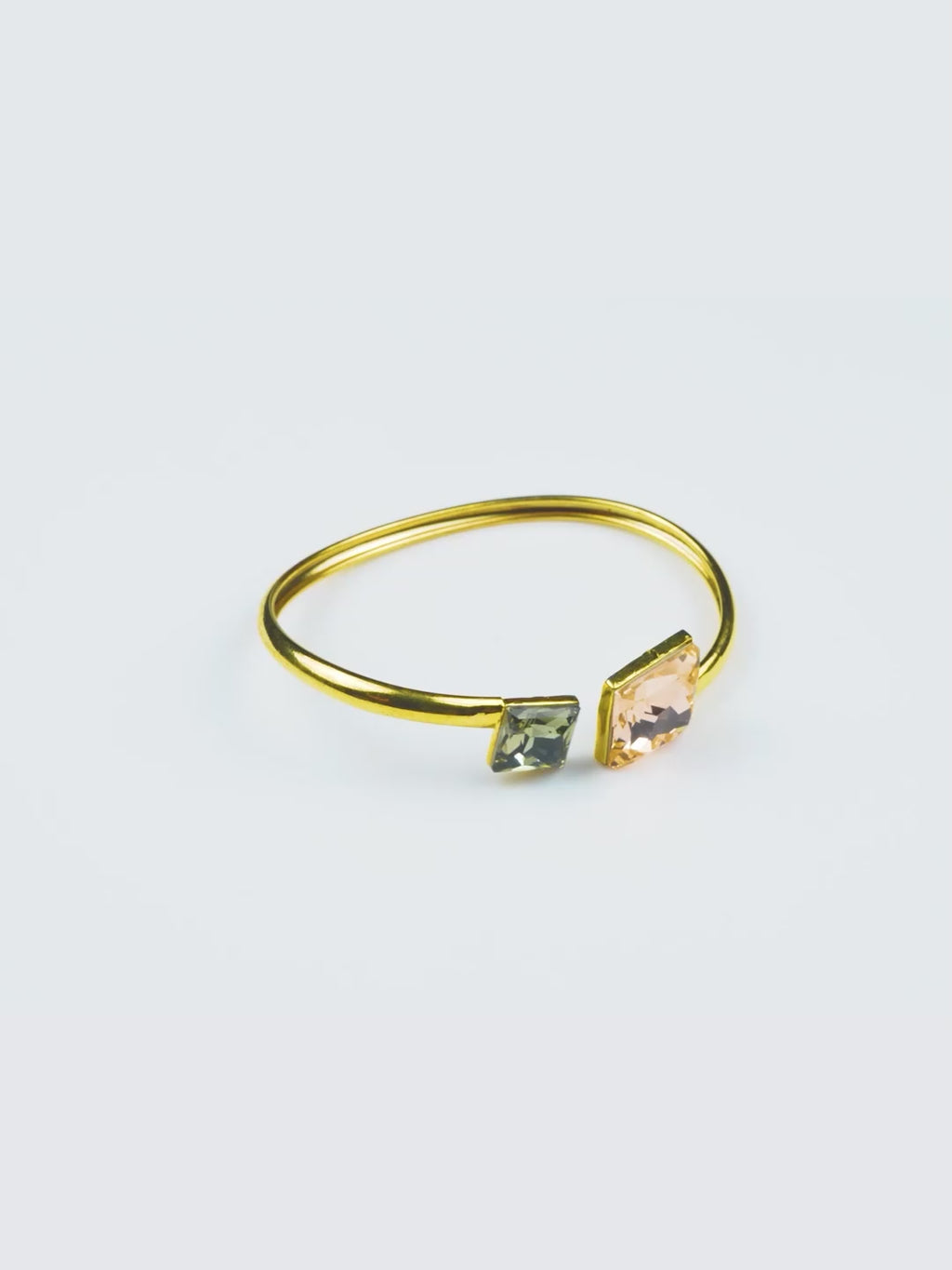 Aanura Twin RadiaLJe Gold Bracelet